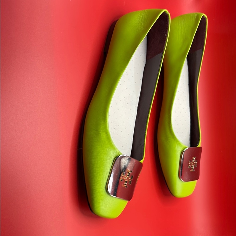 Tory Burch Lime Green Flats with Metallic Detail (SZ 8 1/2 M) - Picture 2 of 5